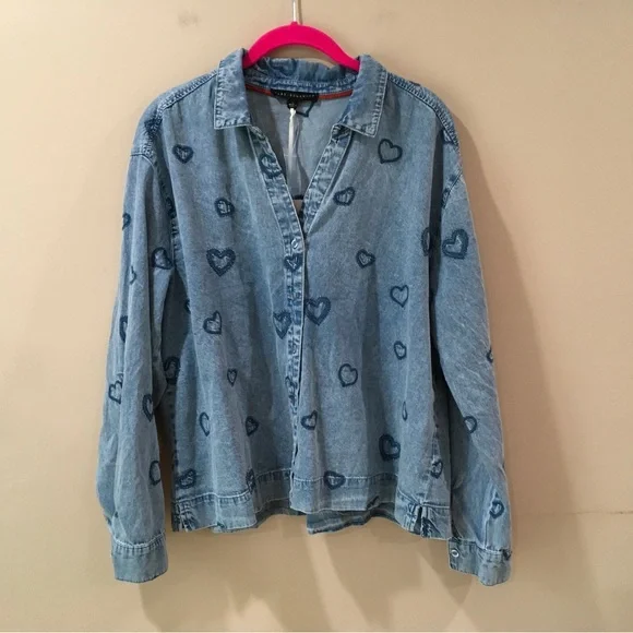 NWT Jane And Delancey Womens L Shirt Heart Print Embroidery Blue Chambray Button - Picture 1 of 7